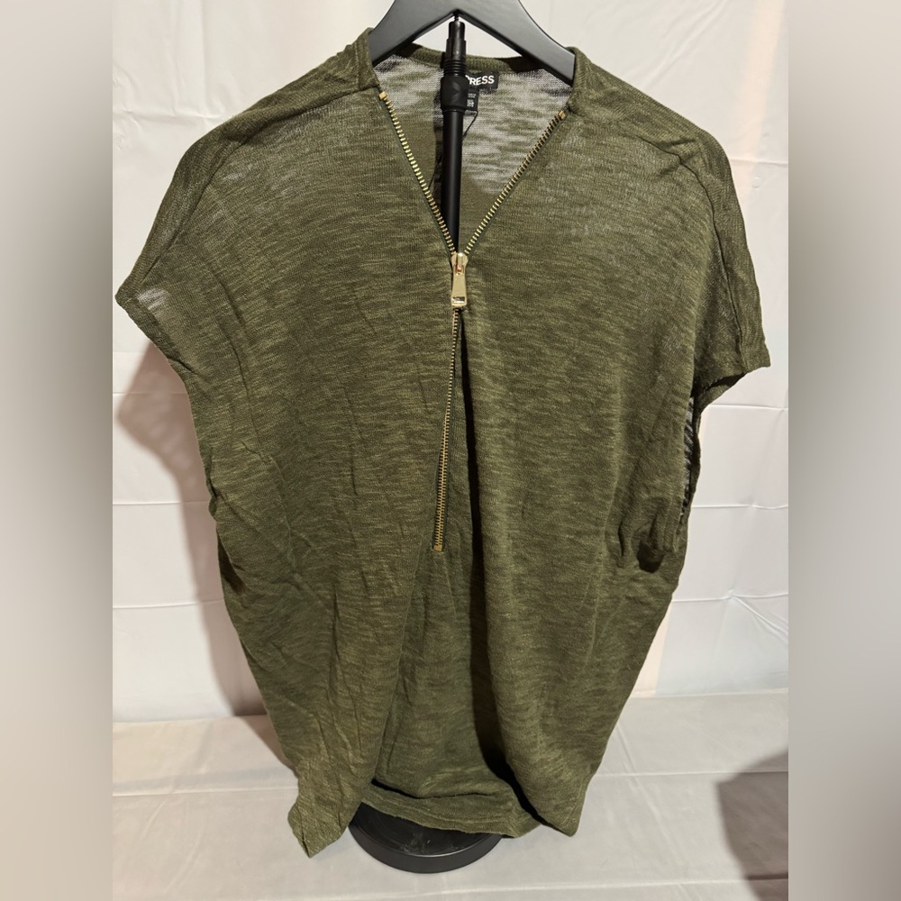 Women’s Express Olive Green Zip-Up Top/Coverup sleeveless Size M/L New w/ tag